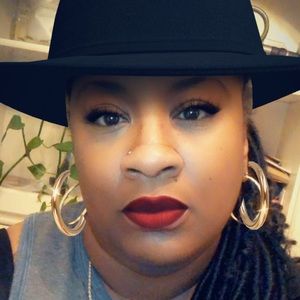 Meet your Posher, Camille